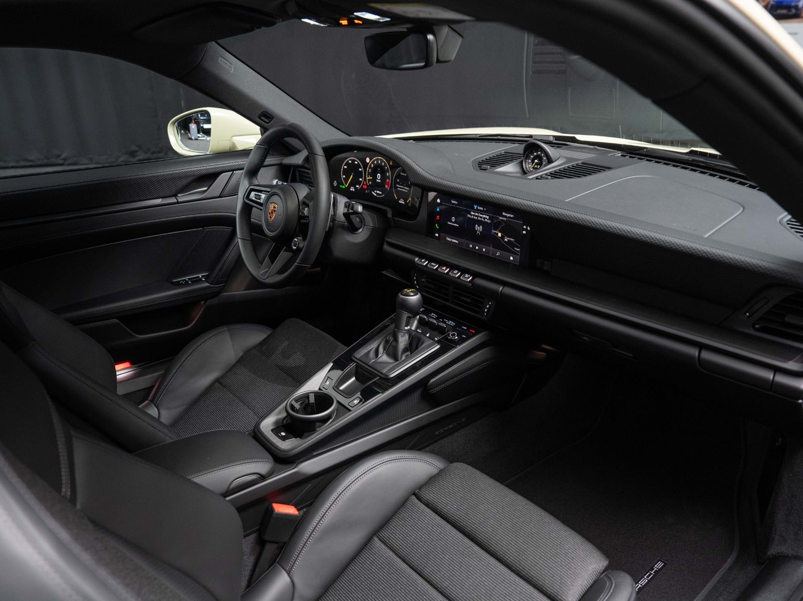 Gallery image 16 of 18