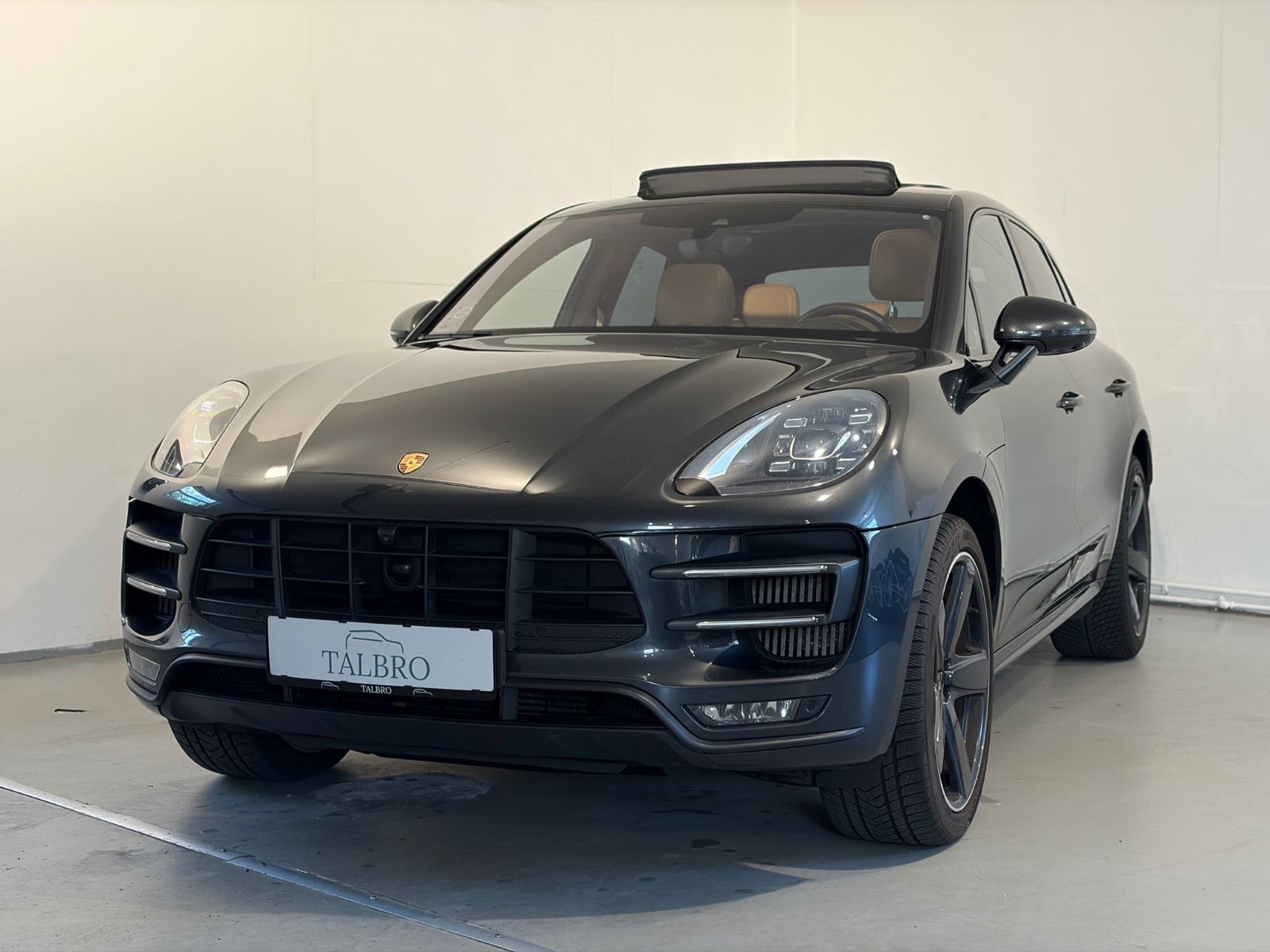 Porsche – Macan Turbo