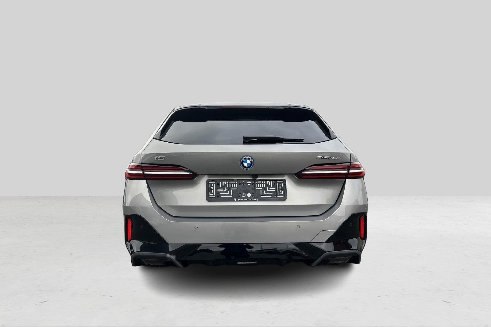 BMW i5 eDrive40 Touring Fully Charged M-Sport