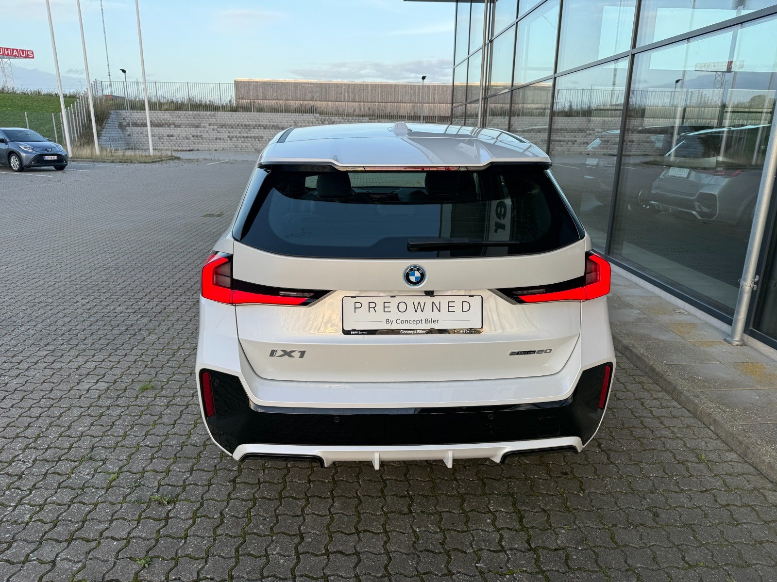 BMW iX1 eDrive20 M-Sport Premium 5d - 5