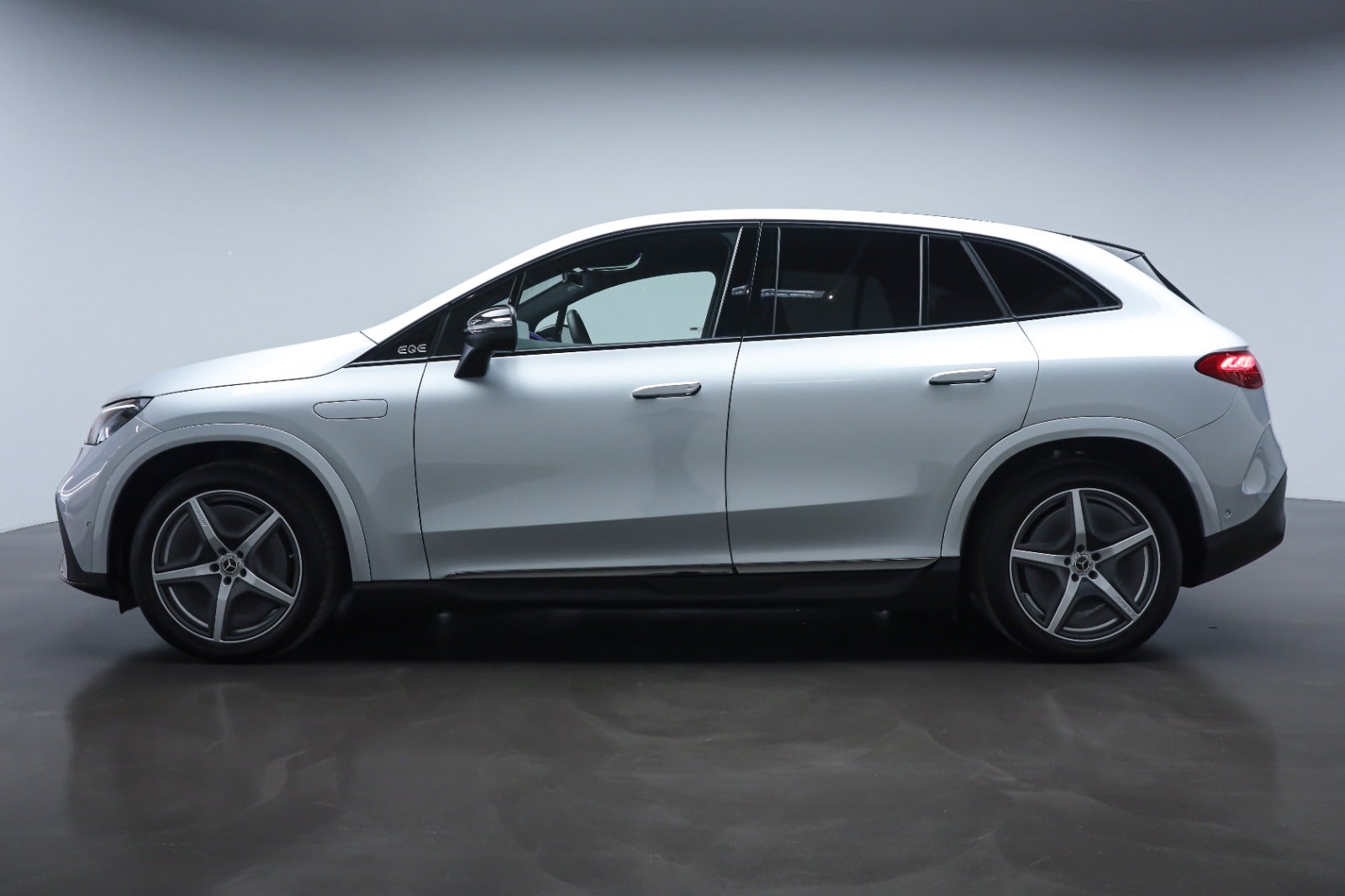 Mercedes-Benz EQE 350 SUV (6/8)