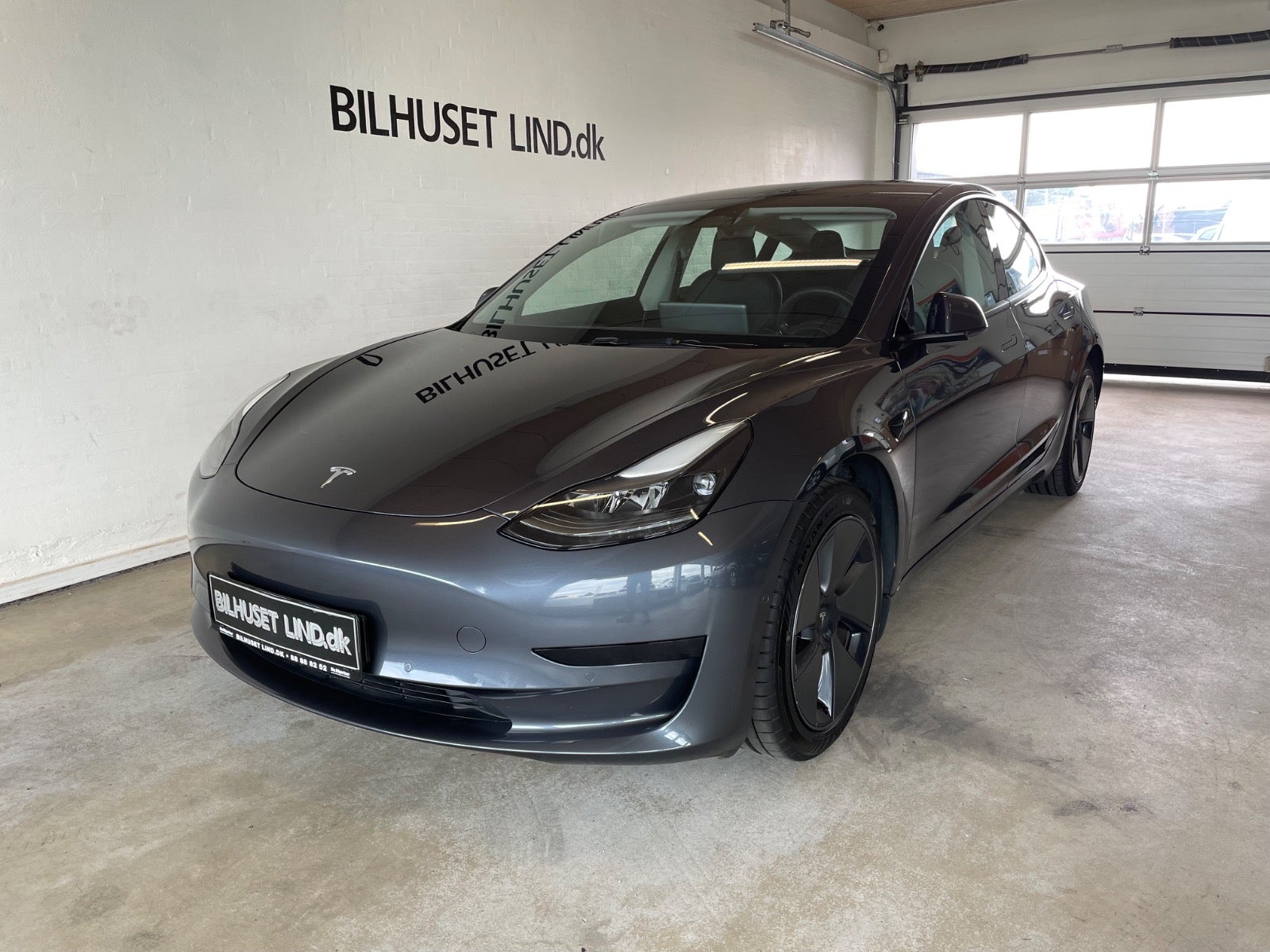Tesla Model 3 RWD