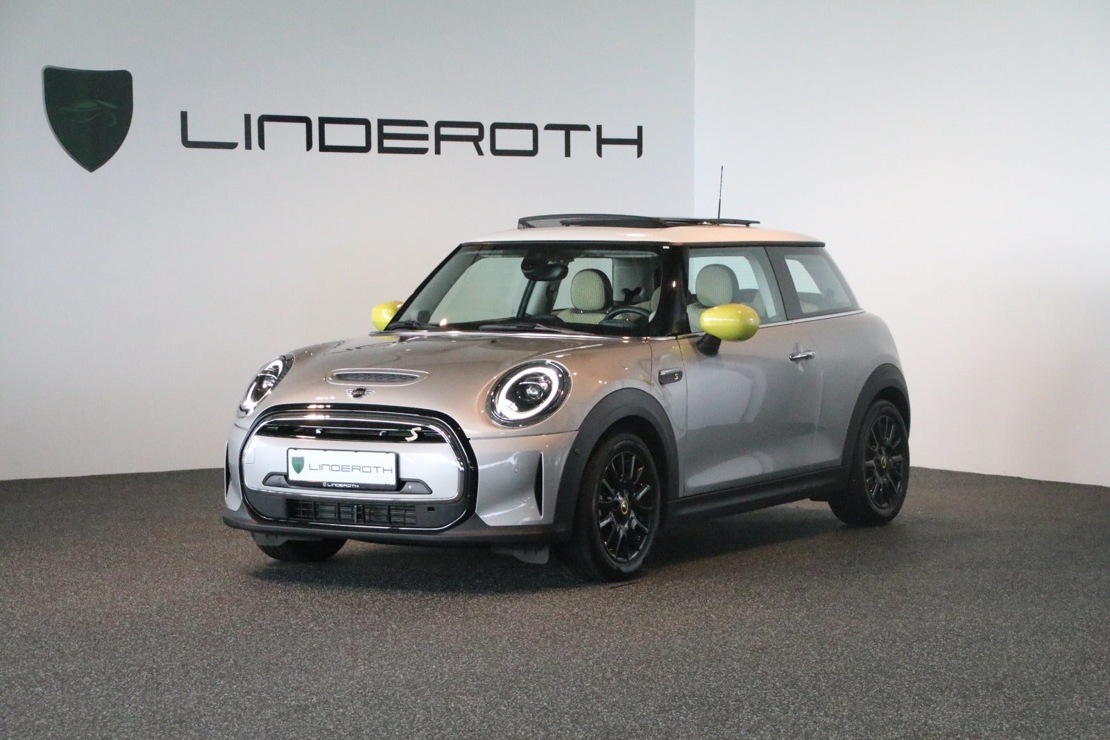 MINI Cooper SE Classic 3d - 1