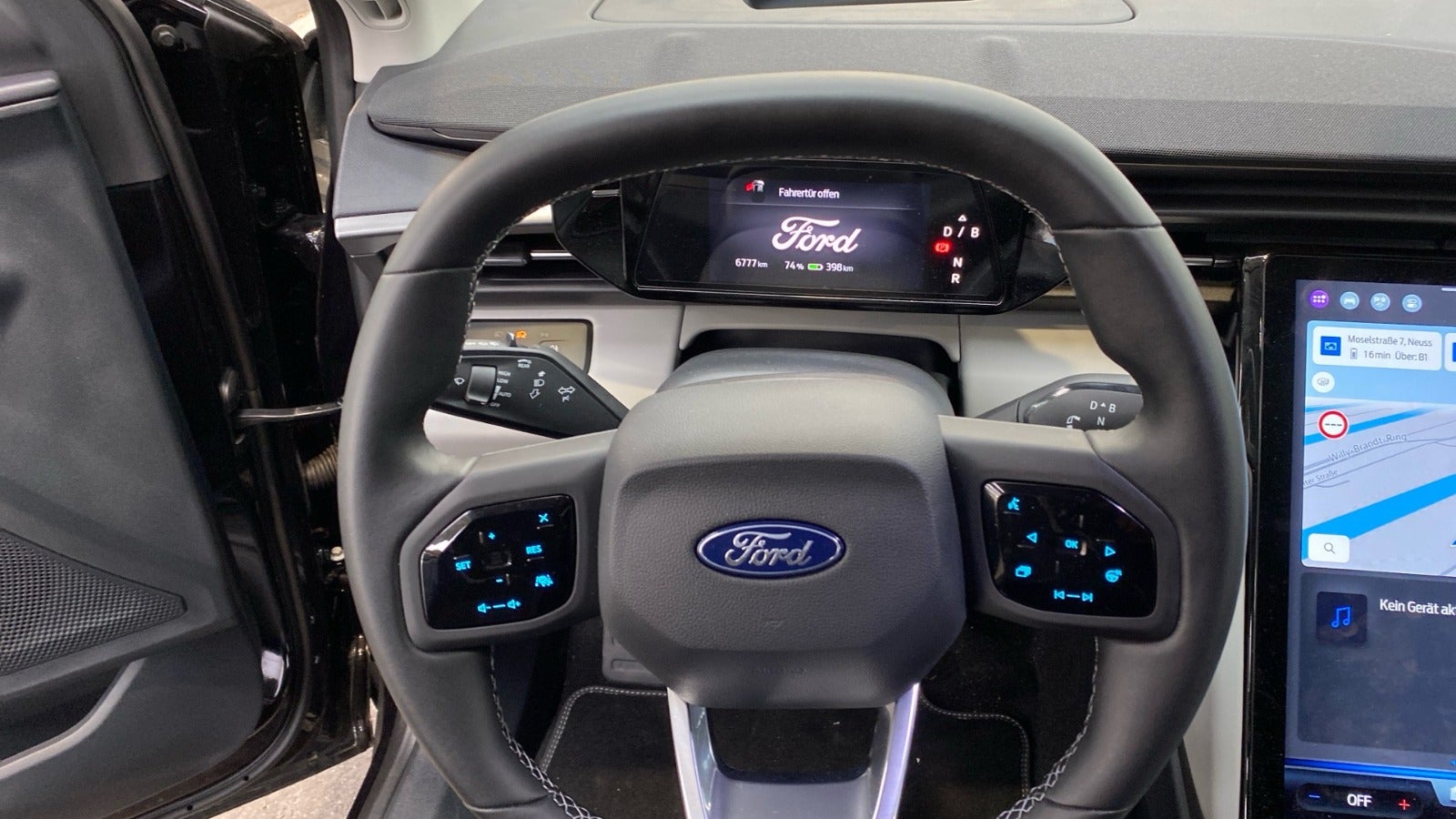 Ford Explorer Select Extended Range