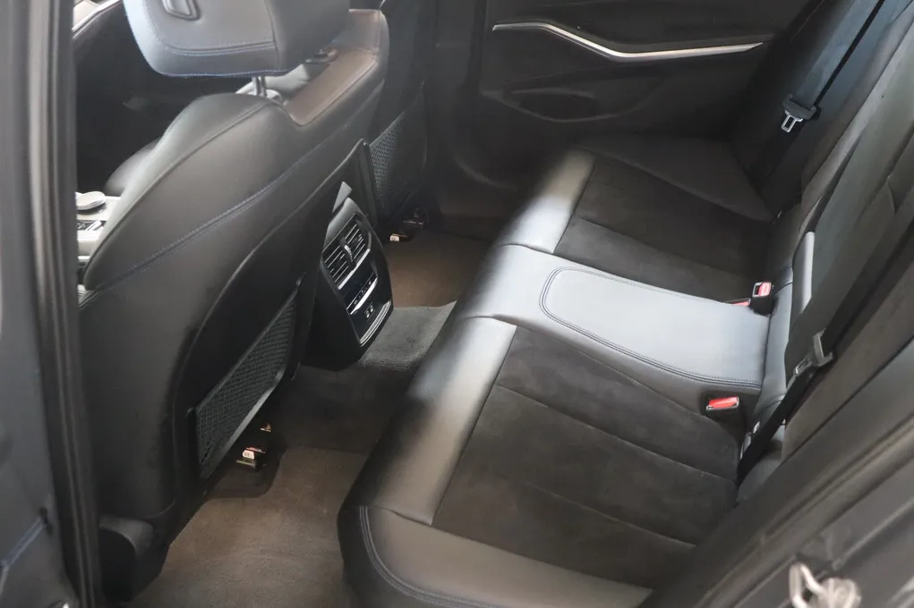 BMW 330e Touring M-Sport aut.