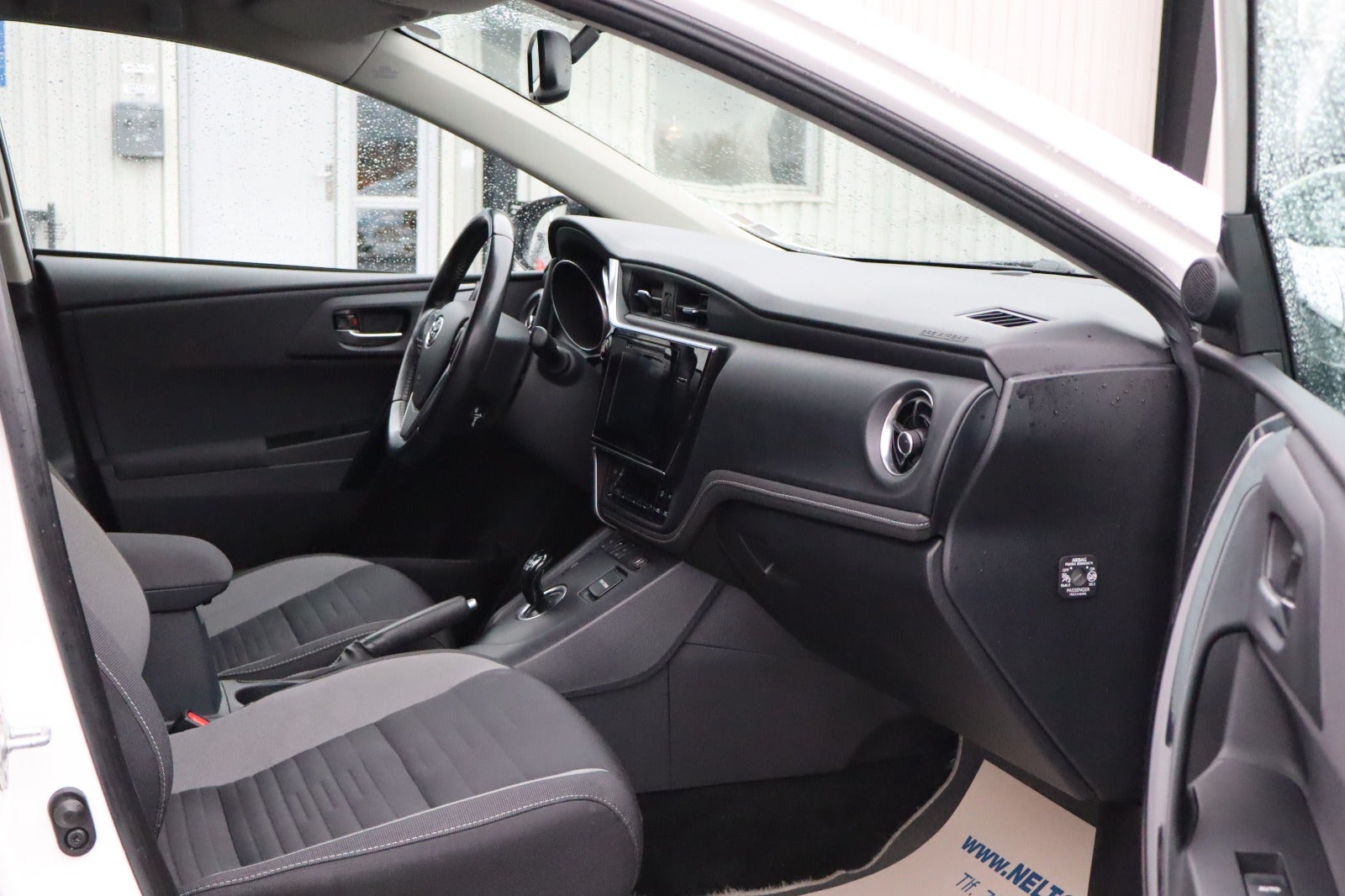 Billede af Toyota Auris 1,8 Hybrid Executive CVT