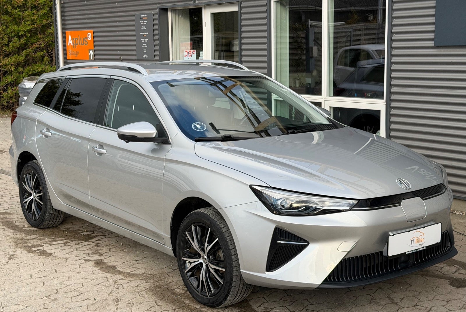 MG MG5 Luxury