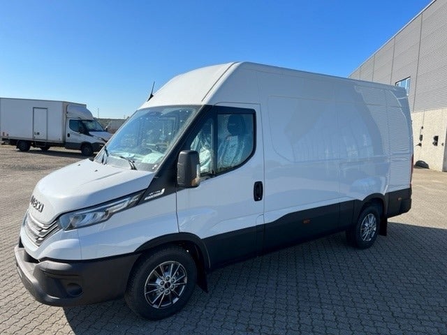 Billede af Iveco Daily 3,0 35S18 12m³ Van AG8