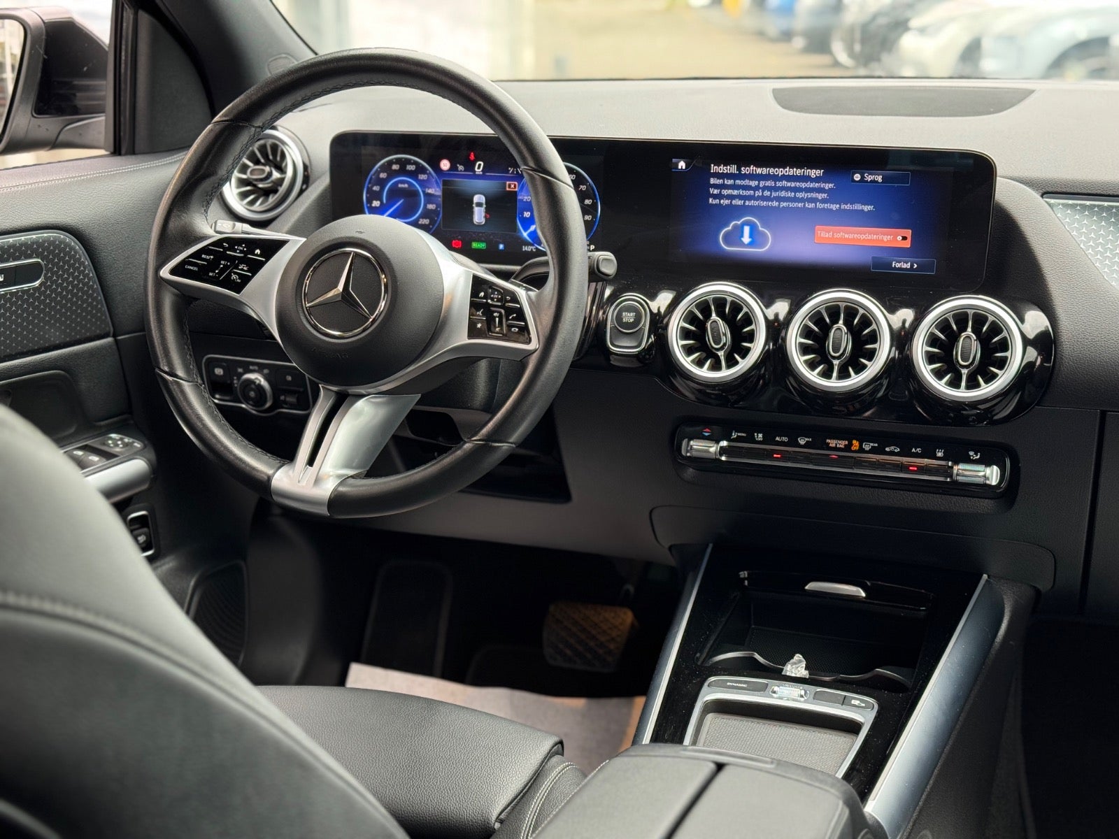 Billede af Mercedes EQA250+