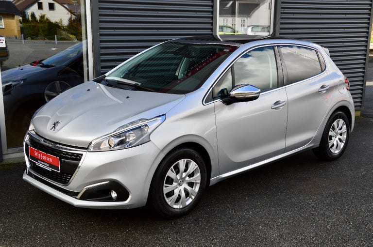 Peugeot 208 BlueHDi 100 Desire Sky