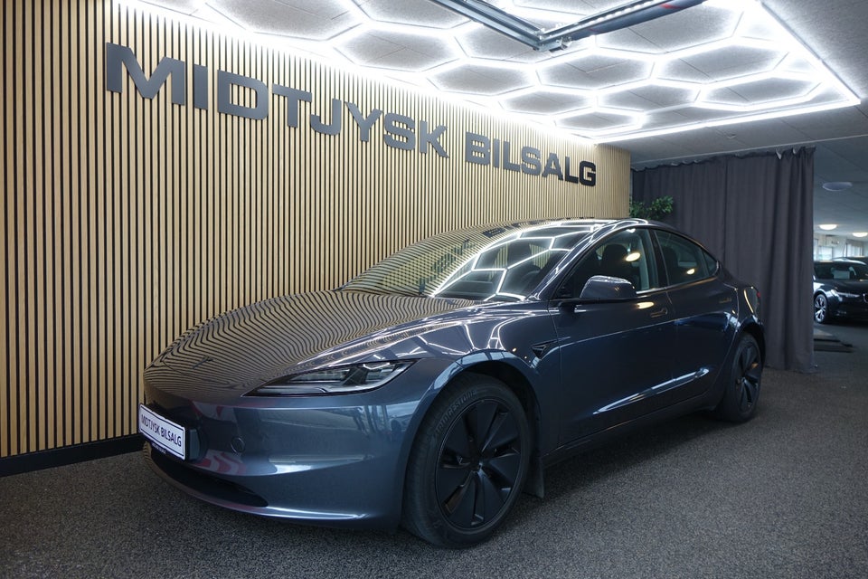Tesla Model 3, Billede 1