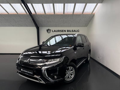 Mitsubishi Outlander 2,4 PHEV Invite CVT 4WD 5d