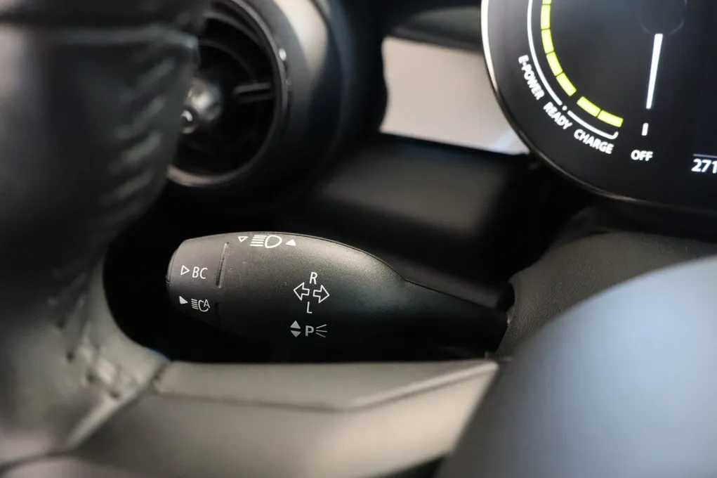 MINI Cooper SE Camden Edition