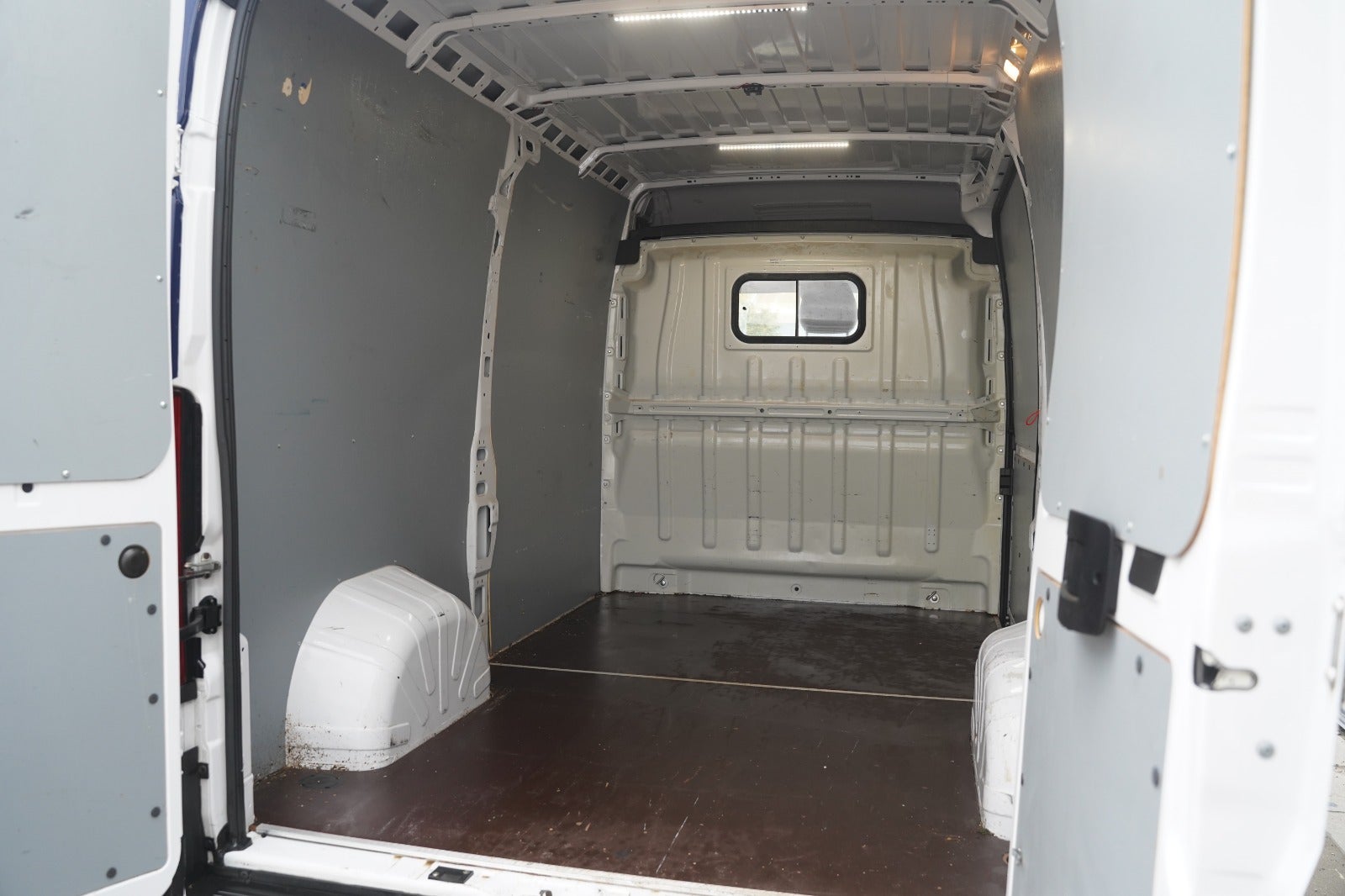 Billede af Citroën Jumper 35+ 2,2 BlueHDi 165 L2H2 FlexLine