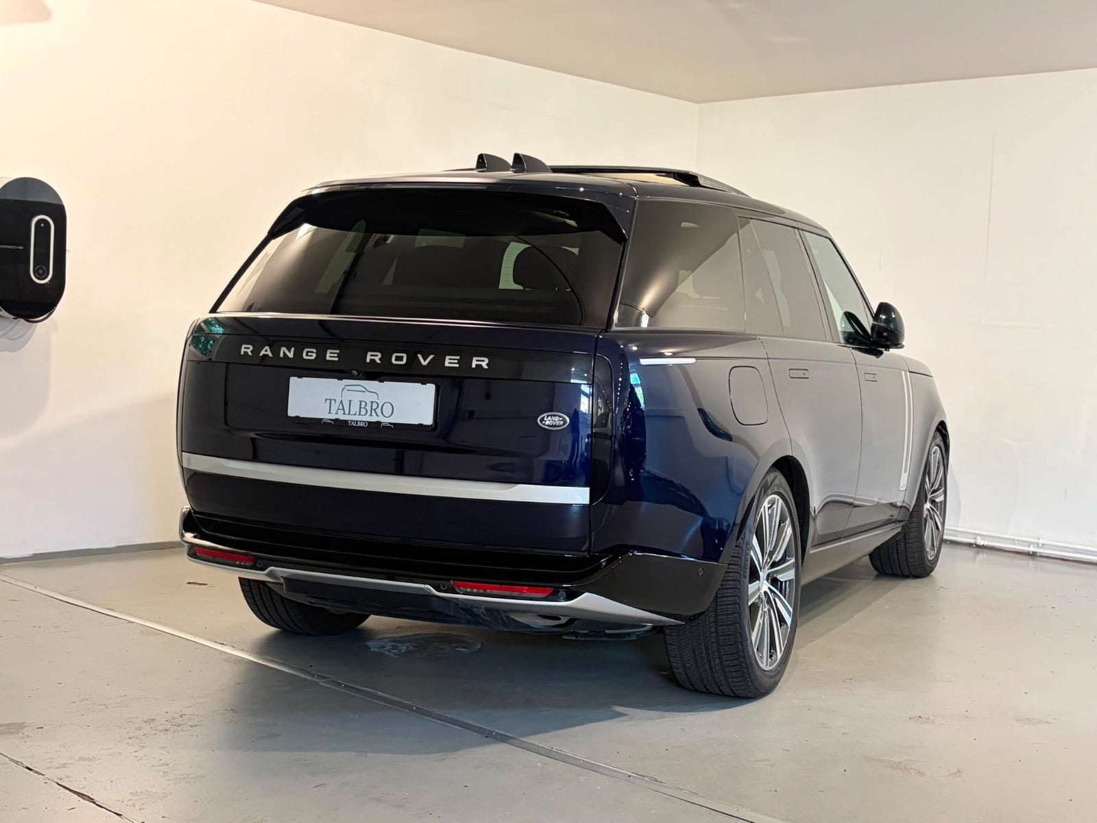 Land Rover – Range Rover