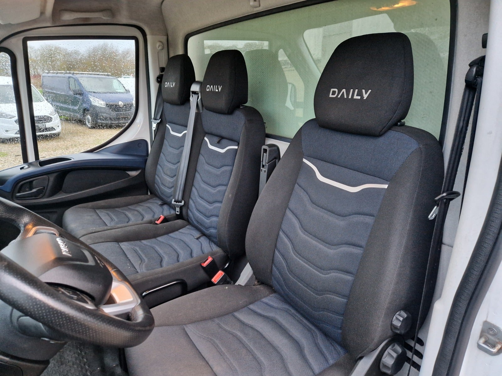 Billede af Iveco Daily 2,3 35S16 Alukasse m/lift AG8