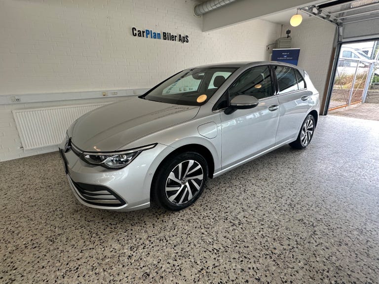 VW Golf VIII eHybrid DSG