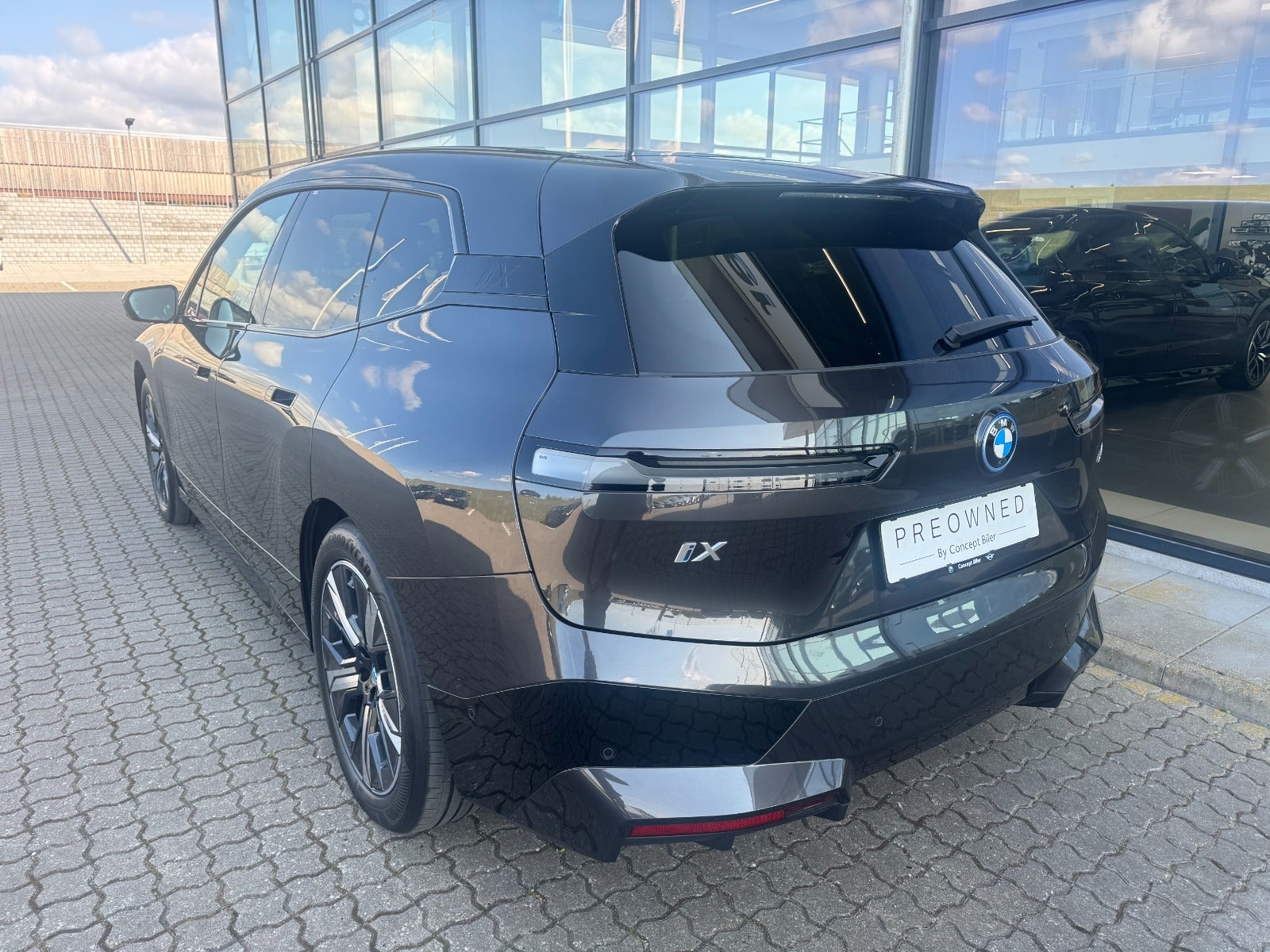 BMW iX xDrive50 Supercharged 5d - 4