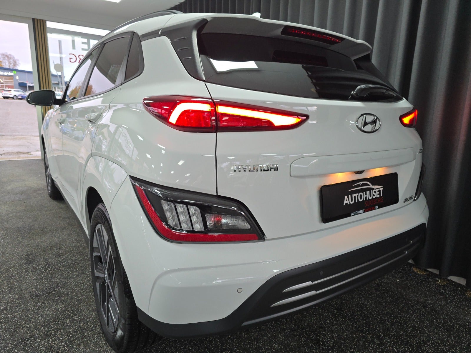 Hyundai Kona EV Trend