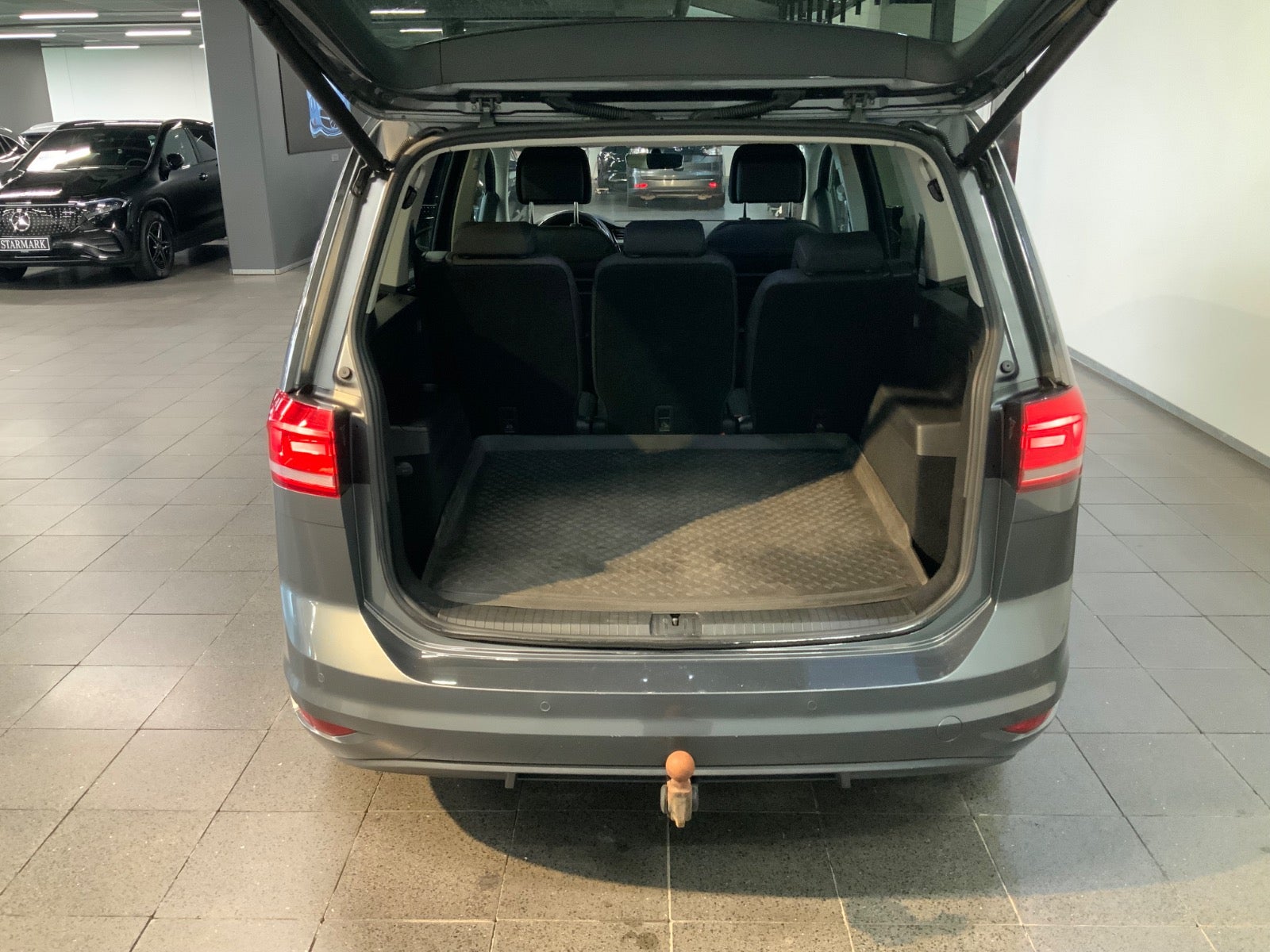 VW Touran (5/8)