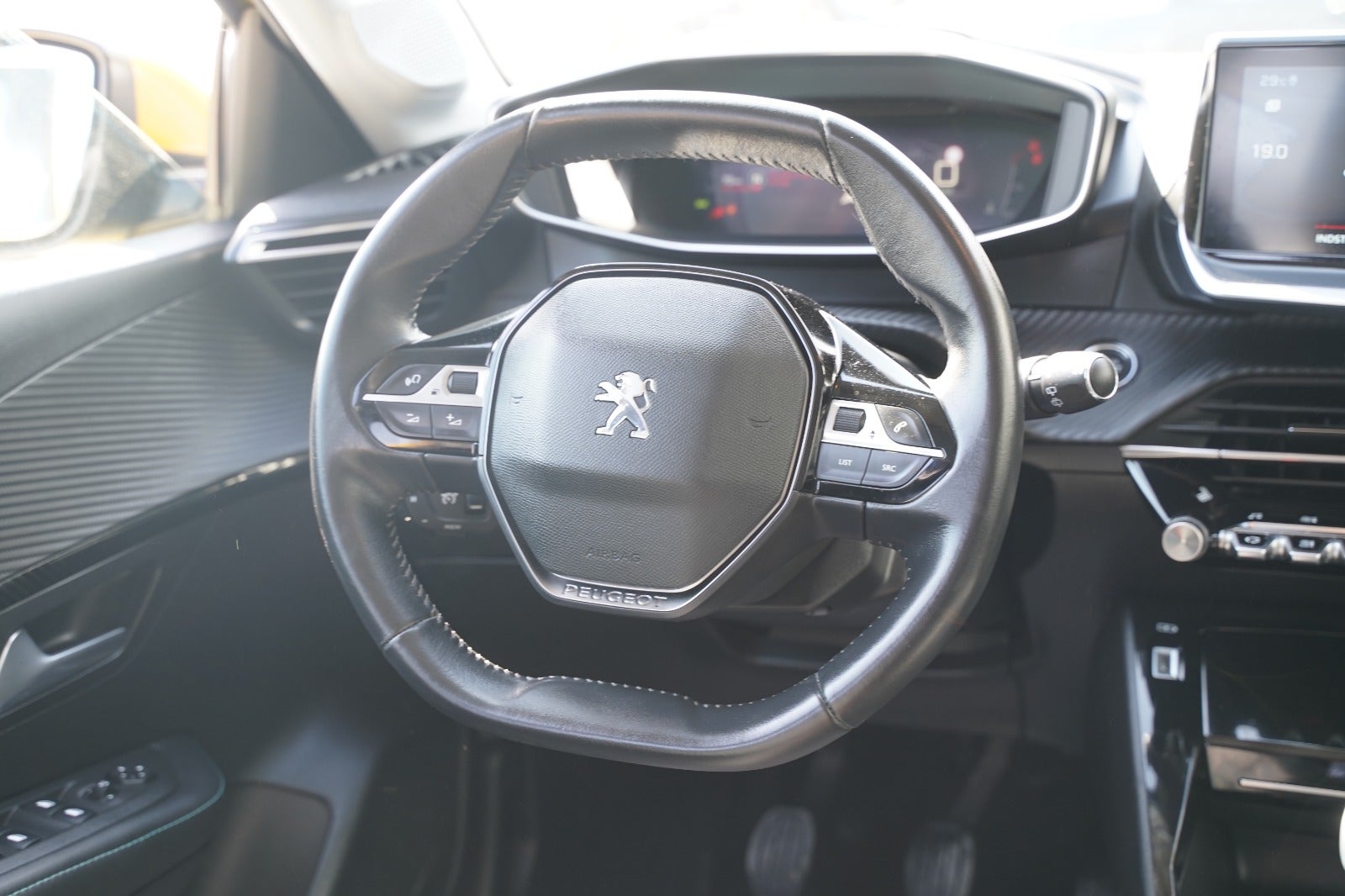 Billede af Peugeot 208 1,2 PureTech 100 Allure