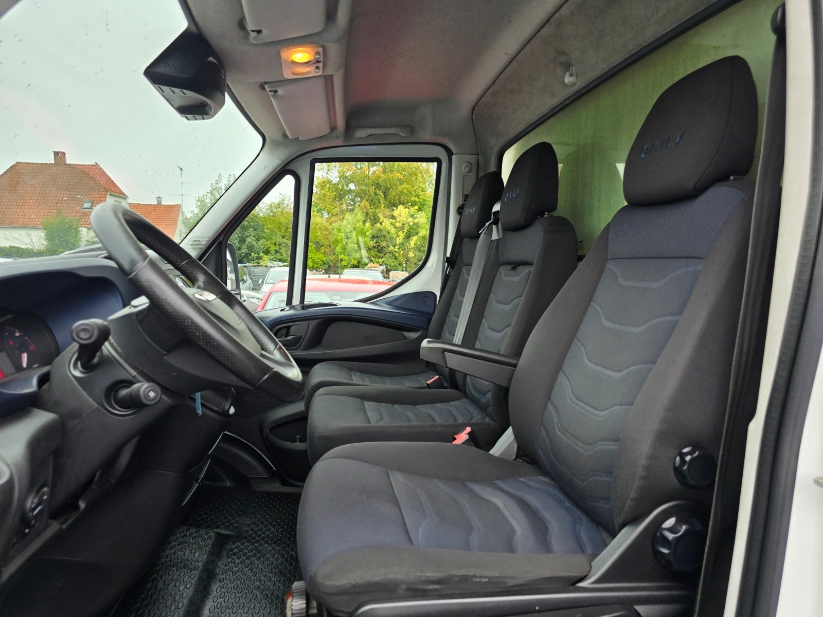 Billede af Iveco Daily 3,0 35S18 Alukasse m/lift AG8