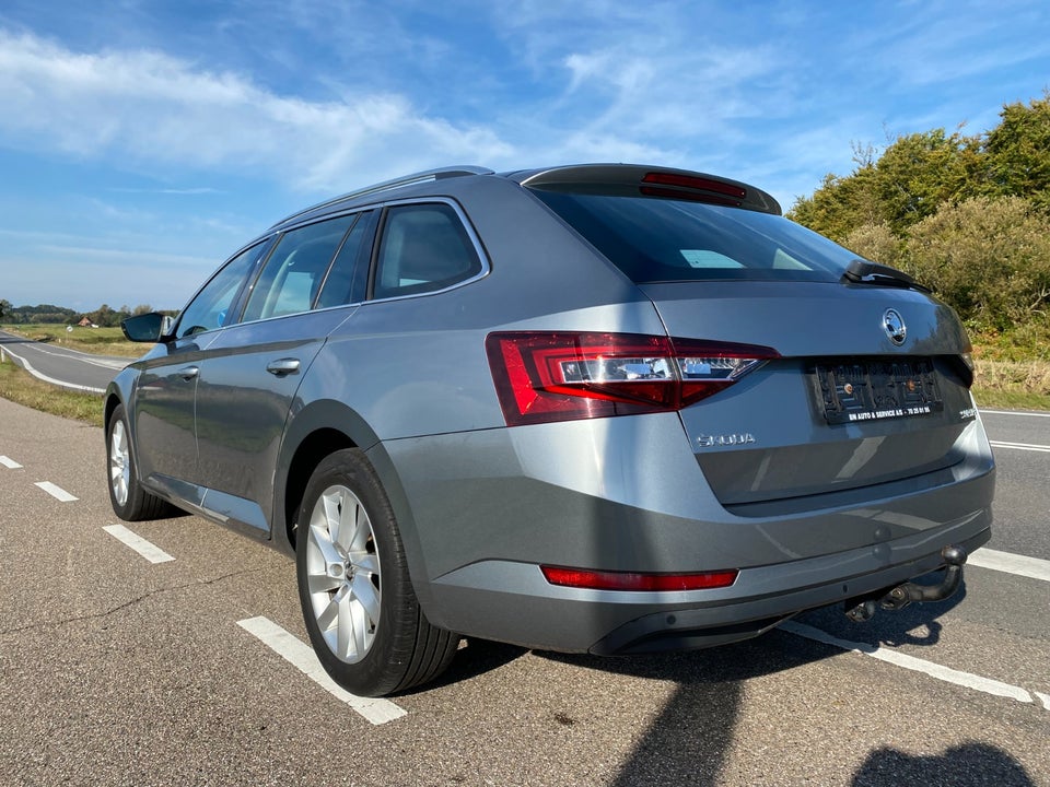 Skoda Superb, Billede 3