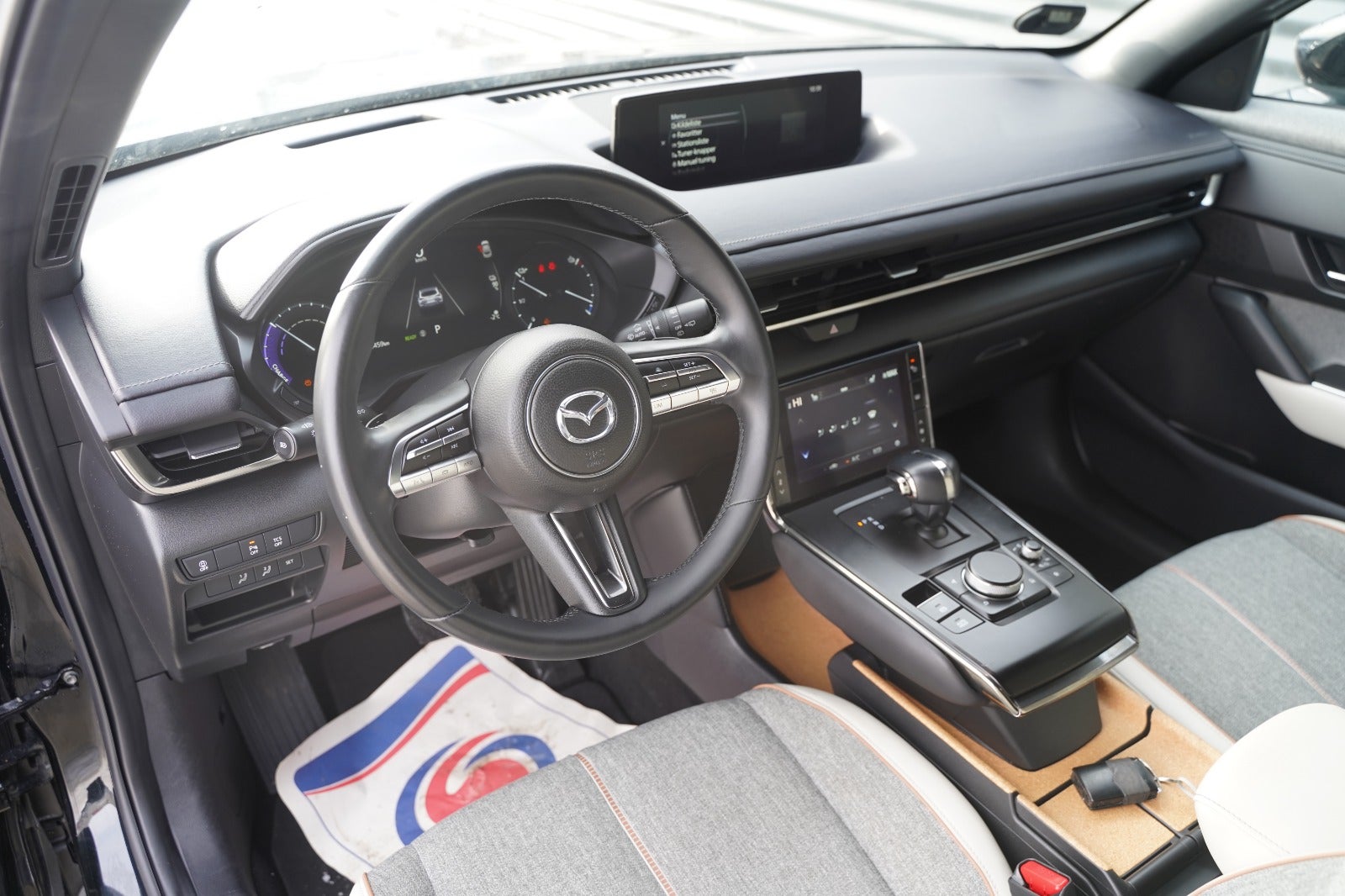 Billede af Mazda MX-30 e-SkyActiv First Edition