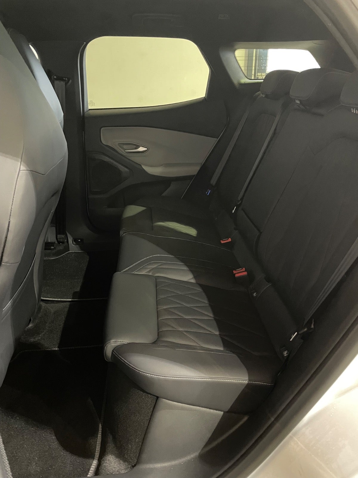 Ford Explorer Premium Extended Range