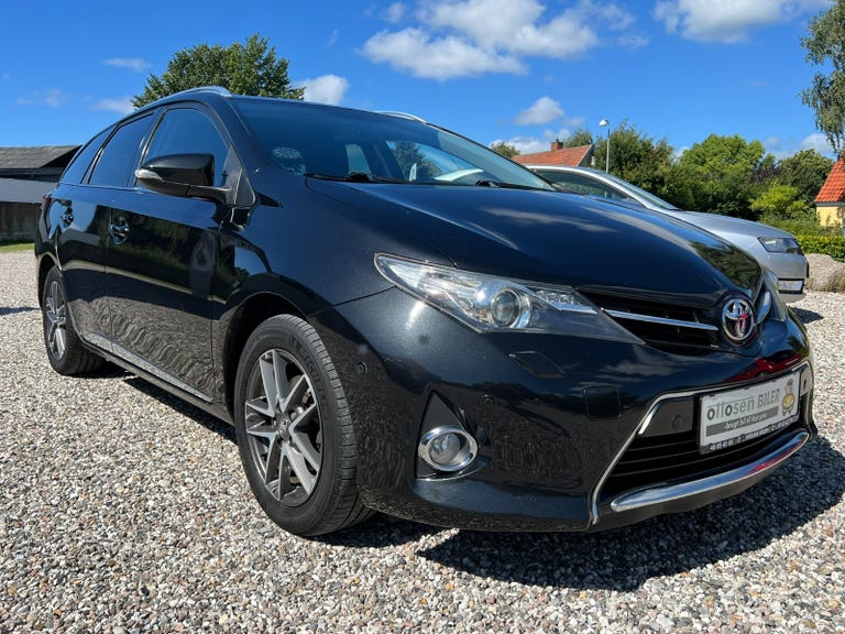 Toyota Auris T2+ Touring Sports