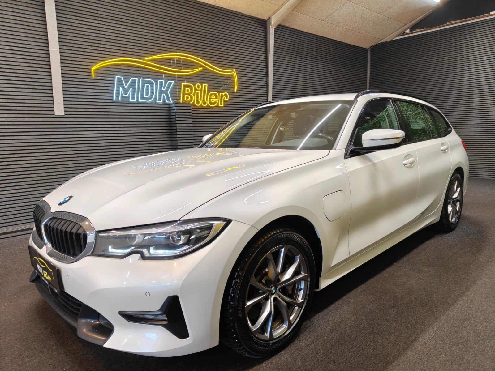 Billede af BMW 330e 2,0 Touring Sport Line aut.