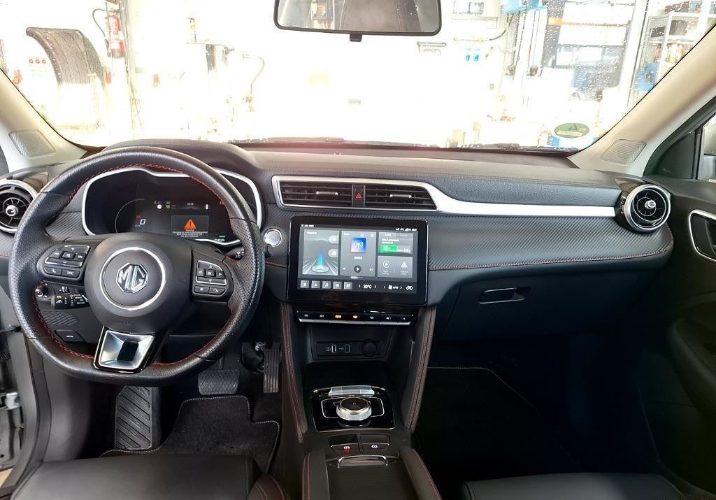 MG ZS Luxury