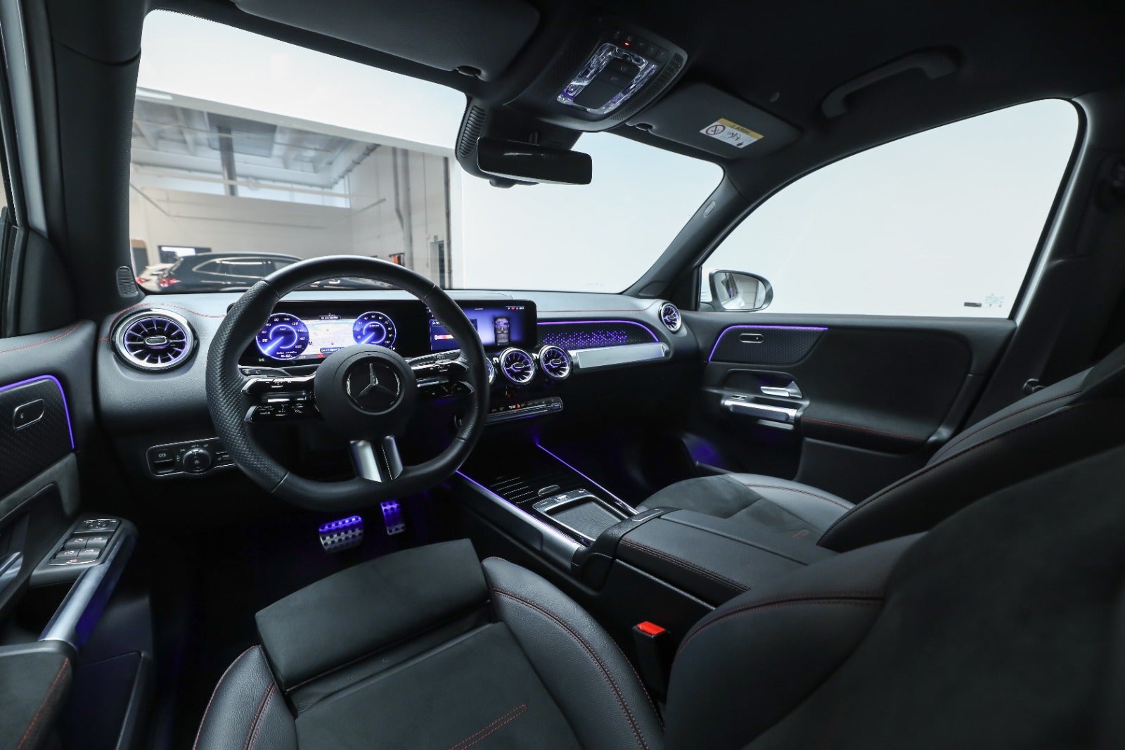 Mercedes-Benz EQB 250+ (4/8)