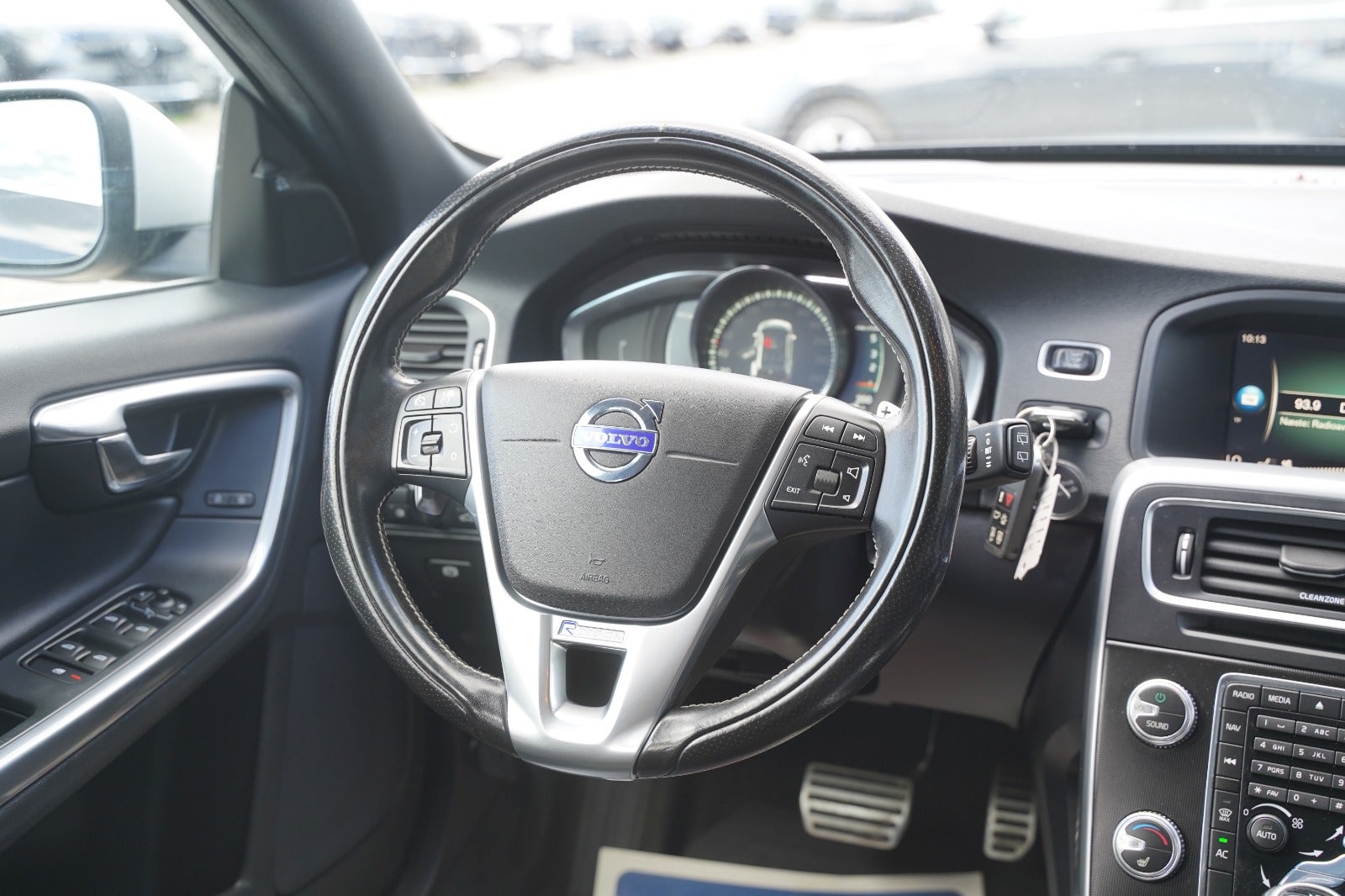 Billede af Volvo V60 2,0 D4 190 R-Design aut.