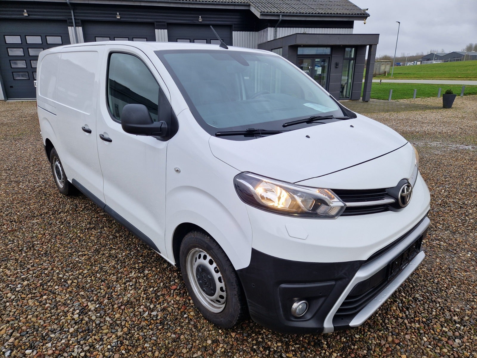 Billede af Toyota ProAce 2,0 D 120 Medium Comfort Master aut.