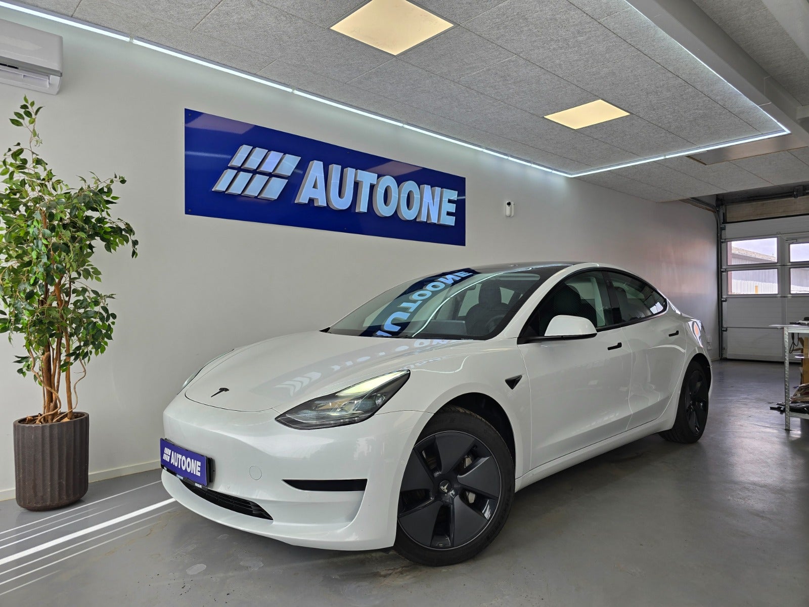 Billede af Tesla Model 3  Standard Range+ RWD