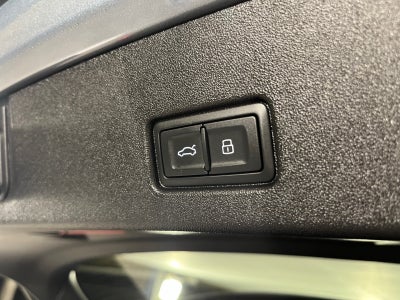 Audi Q4 e-tron S-line quattro Van