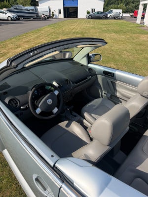 VW New Beetle 2,0 Cabriolet aut. 2d