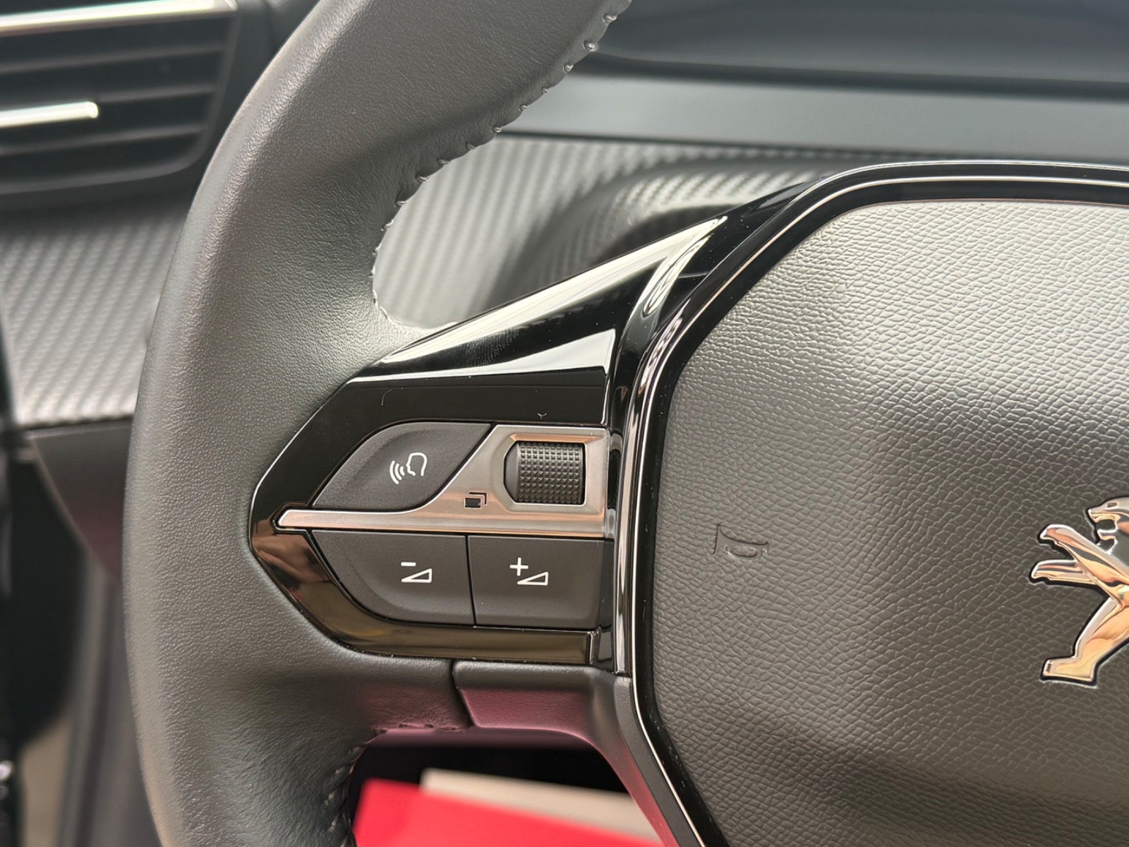 Peugeot e-208 Active