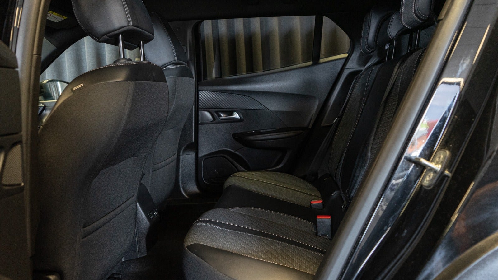 Billede af Peugeot e-2008 54 Allure