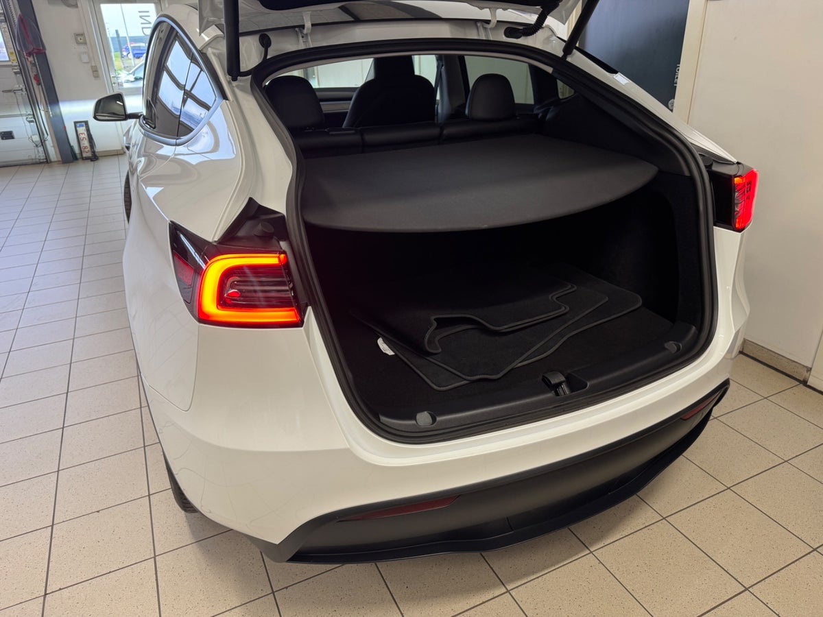 Tesla Model Y Long Range RWD