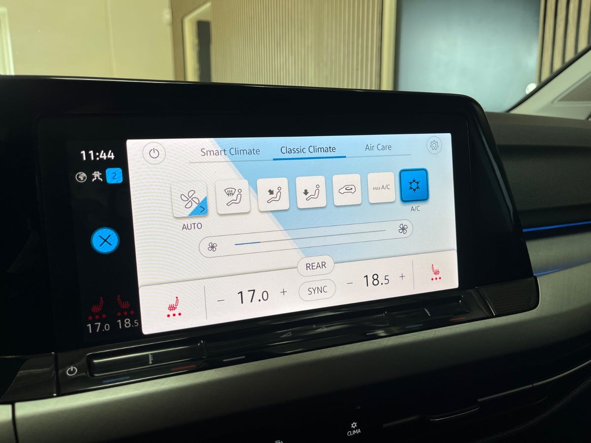 VW Golf VIII eTSi 130 Life Variant DSG