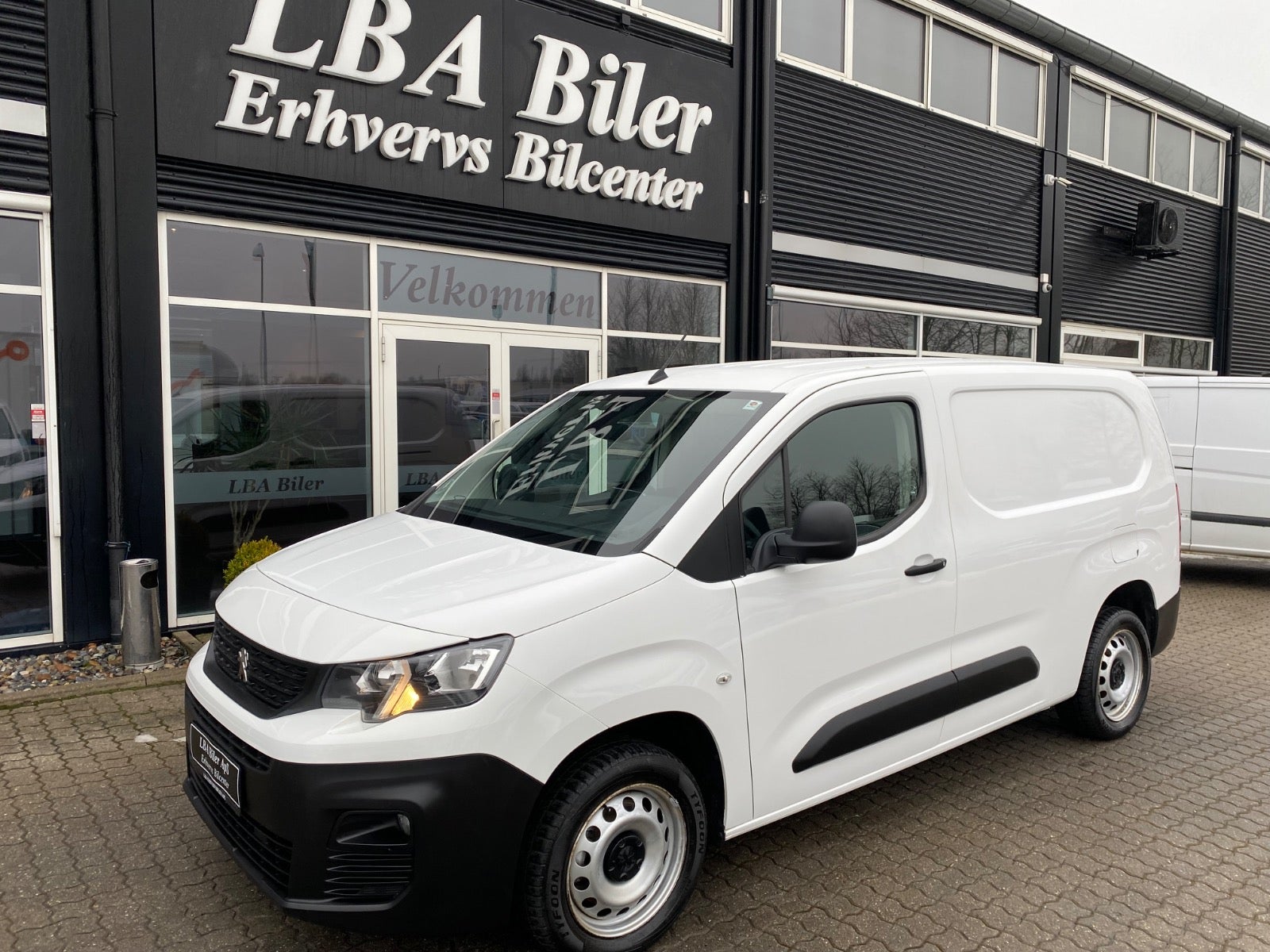 Peugeot Partner BlueHDi 100 L2V2 Grip Van