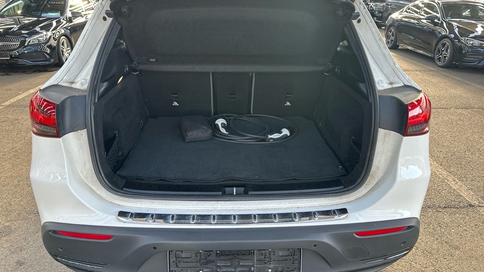 Mercedes EQA250 Electric Art