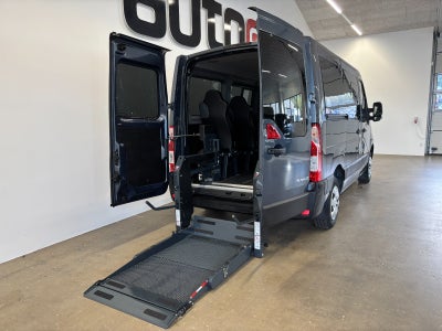 Renault Master III T30 2,3 dCi 125 L1H1 Kombi aut. 4d