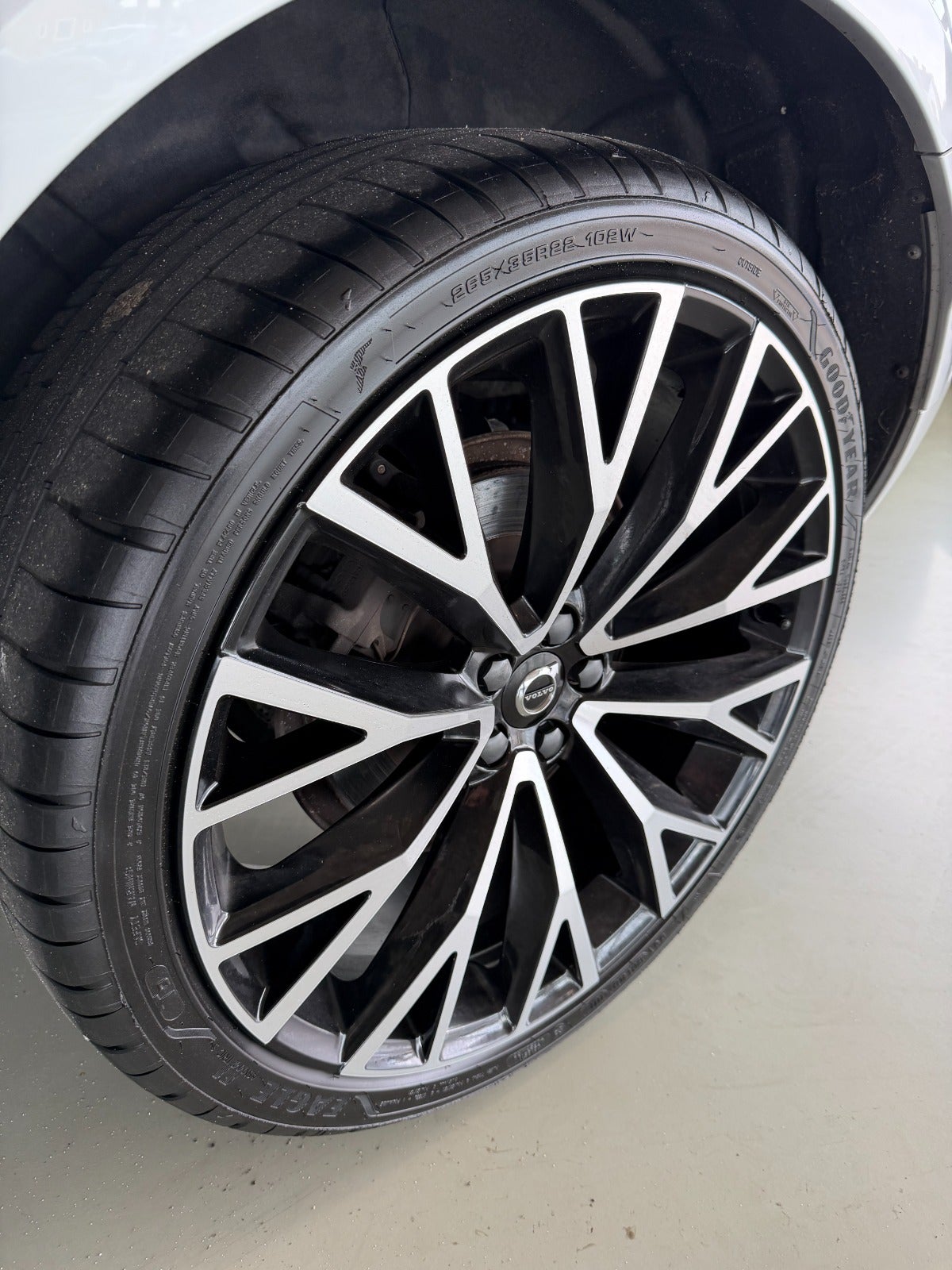 Billede af Volvo XC60 2,0 T8 ReCharge R-Design aut. AWD Van