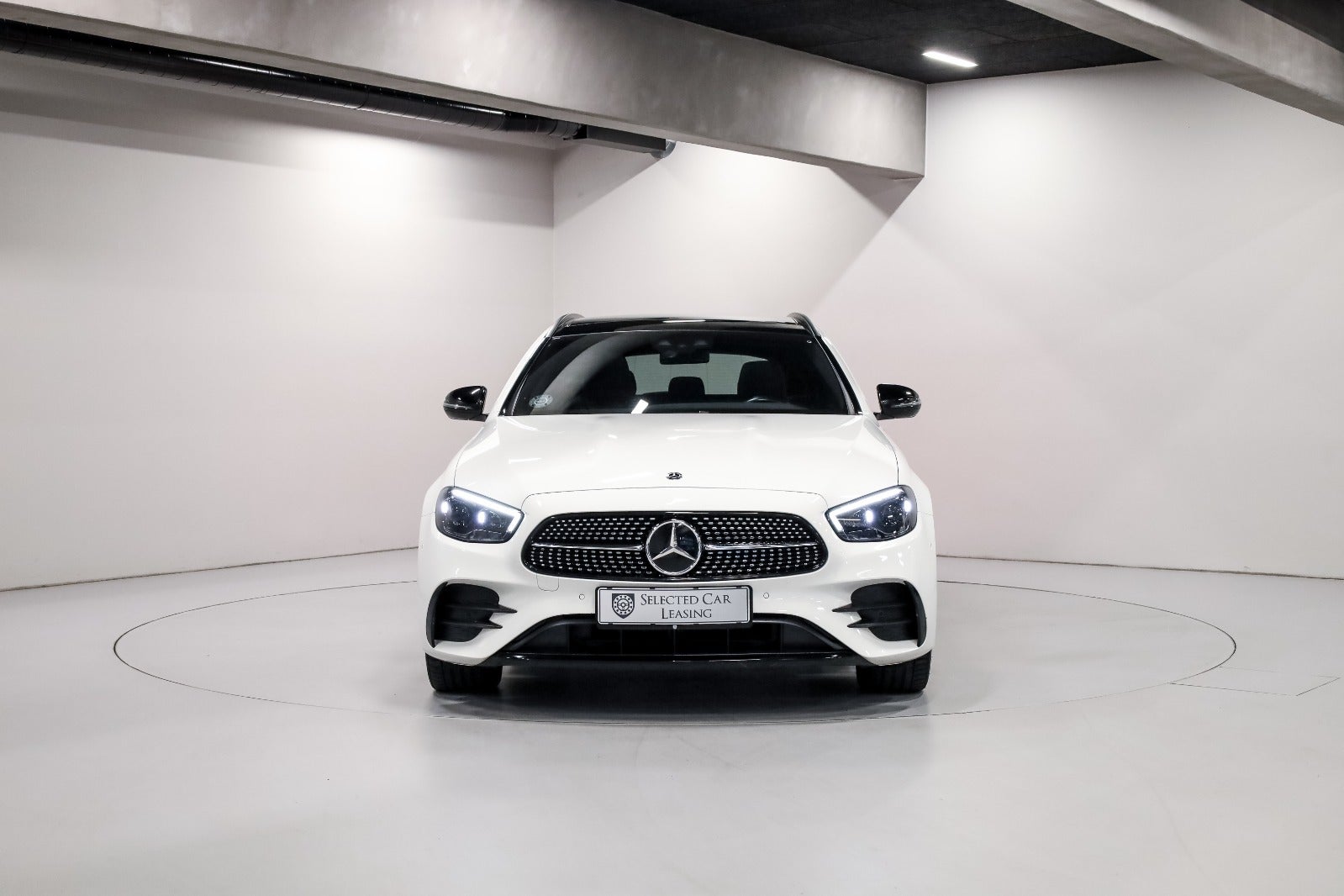 Mercedes-Benz E300 de 2,0 AMG Line stc. aut. 4Matic