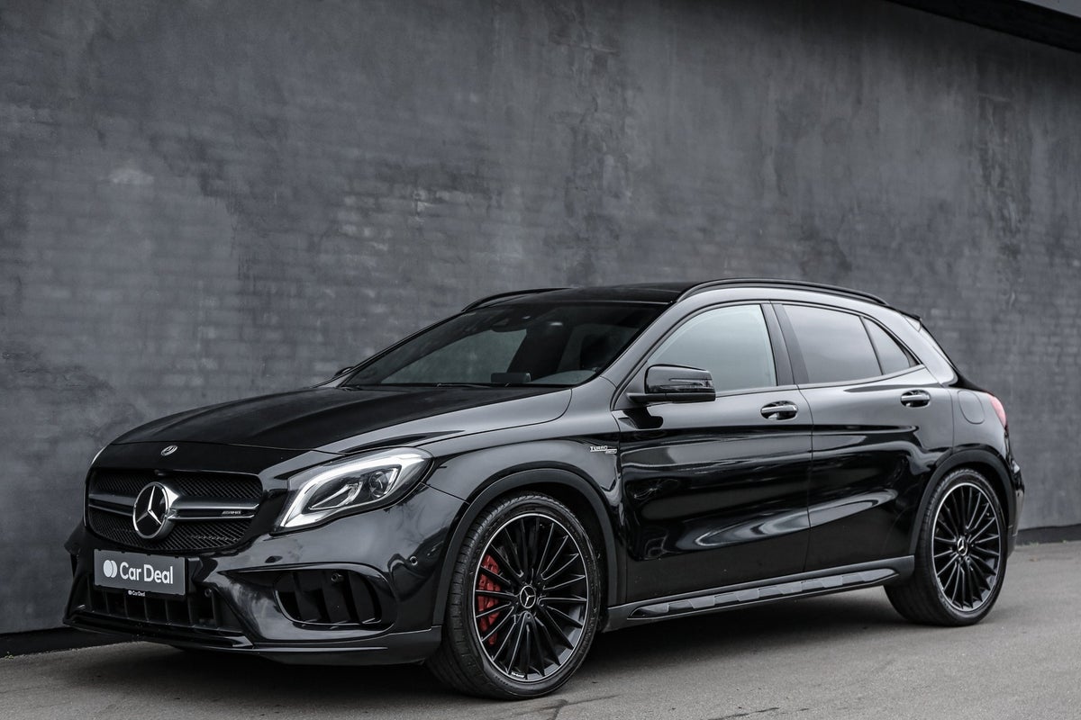 Mercedes GLA45 billede