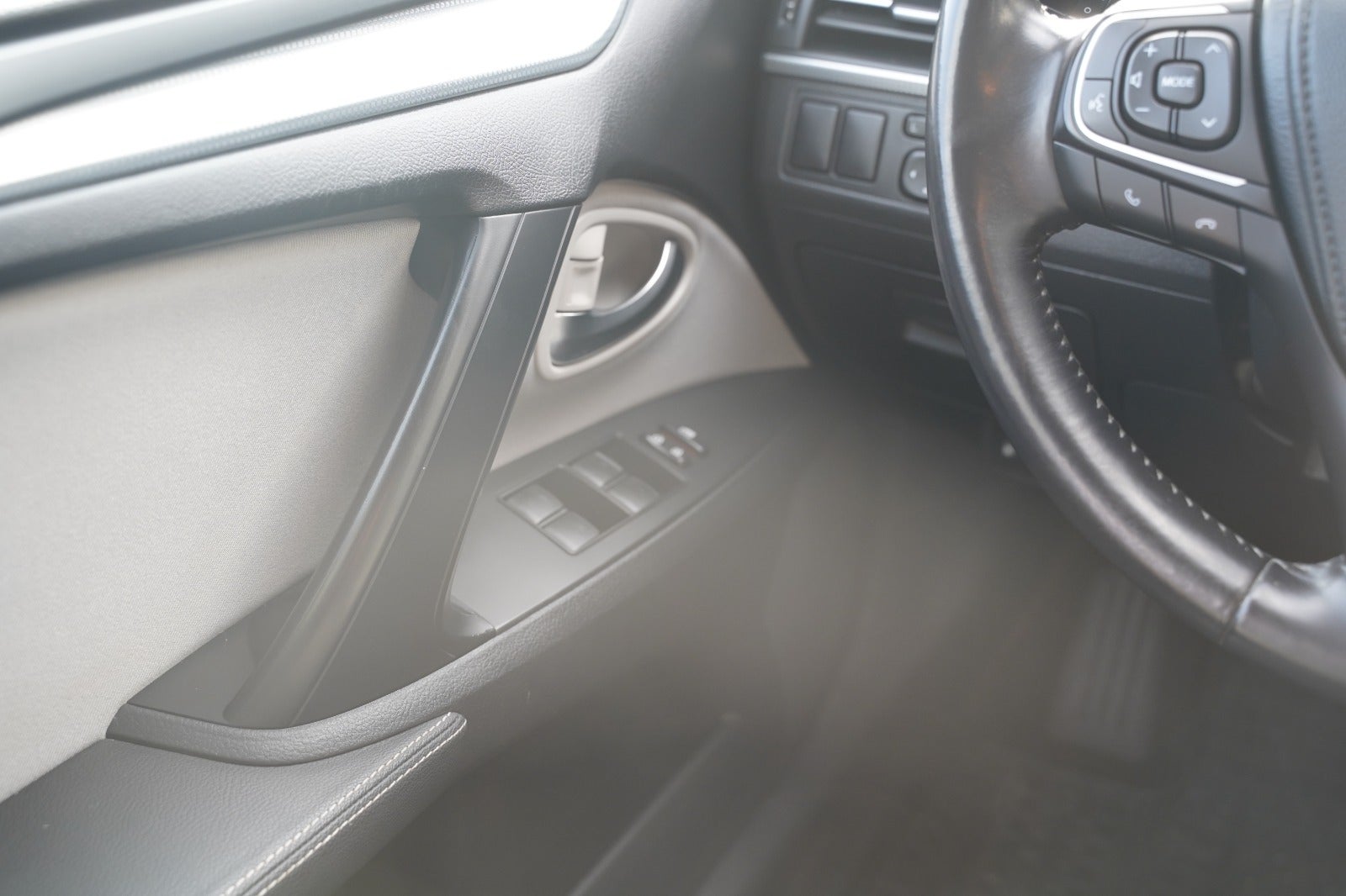 Billede af Toyota Avensis 1,8 VVT-i T2 Premium Touring Sports MDS