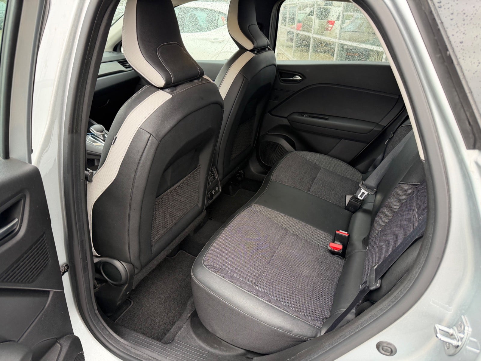 Billede af Renault Captur 1,6 E-Tech Intens